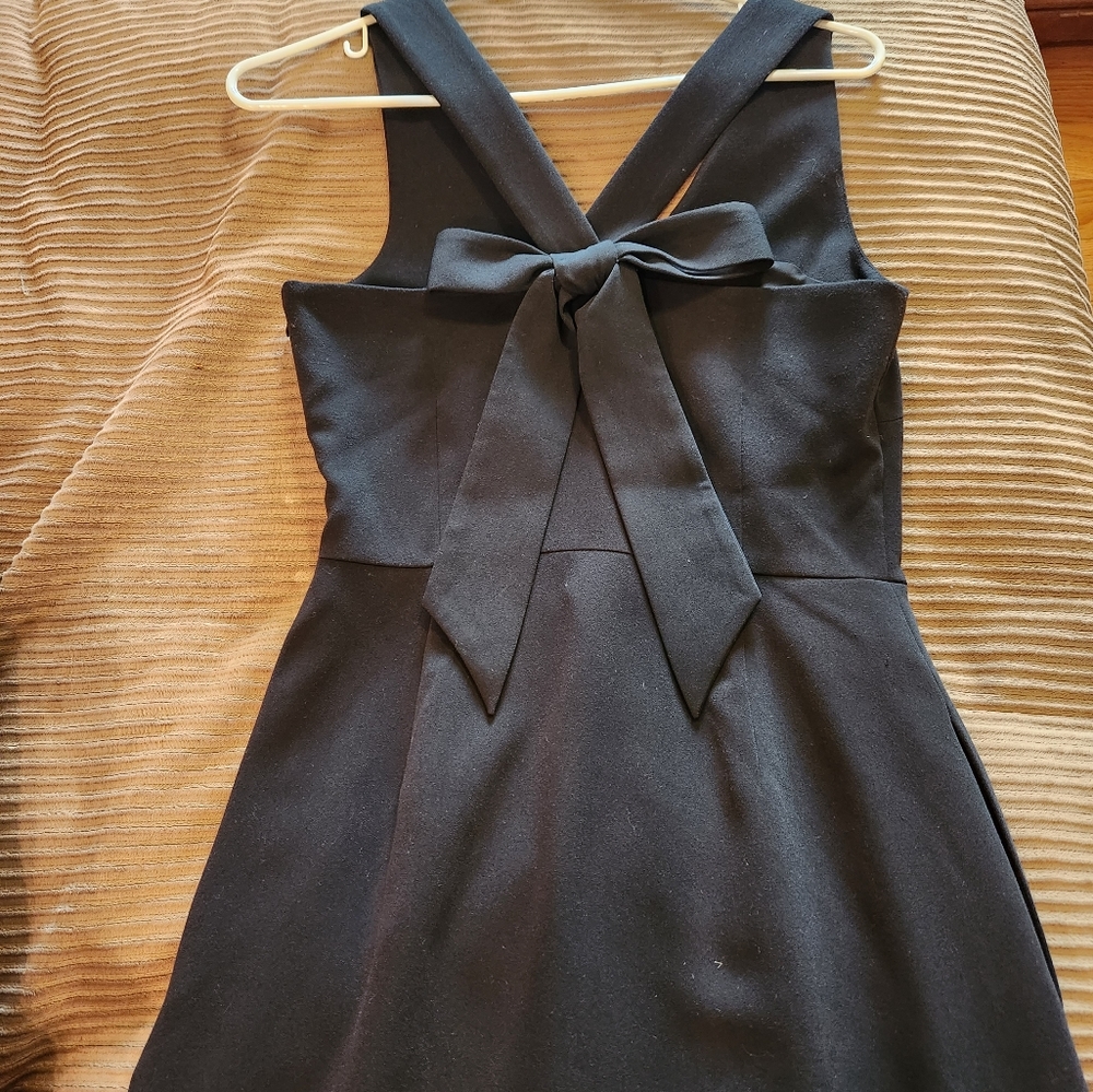 "Bow" dress EUC